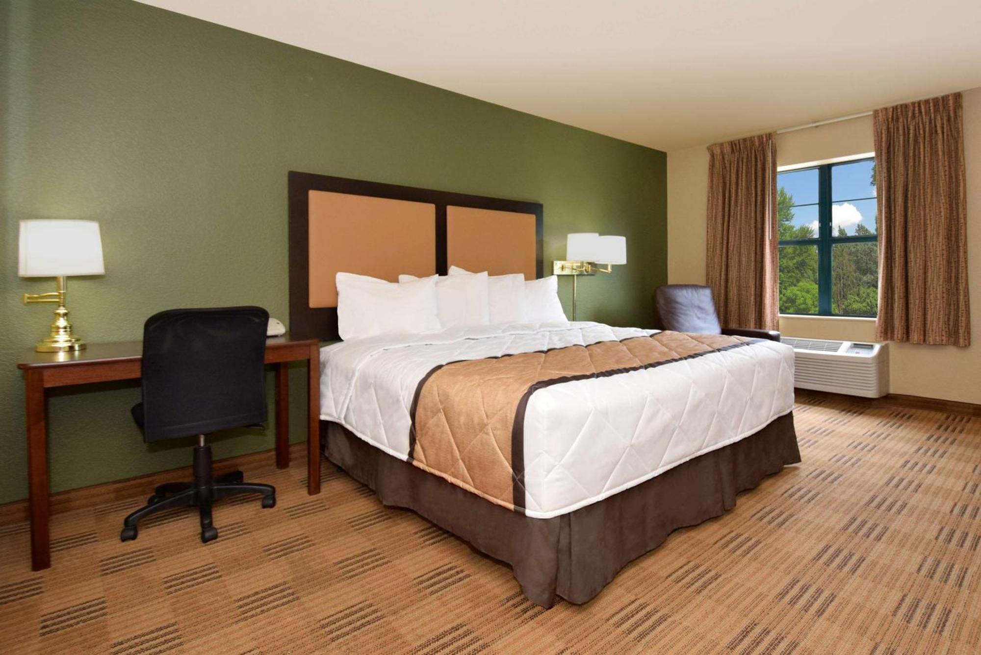 Extended America - Washington, Dc - - Landmark Hotel