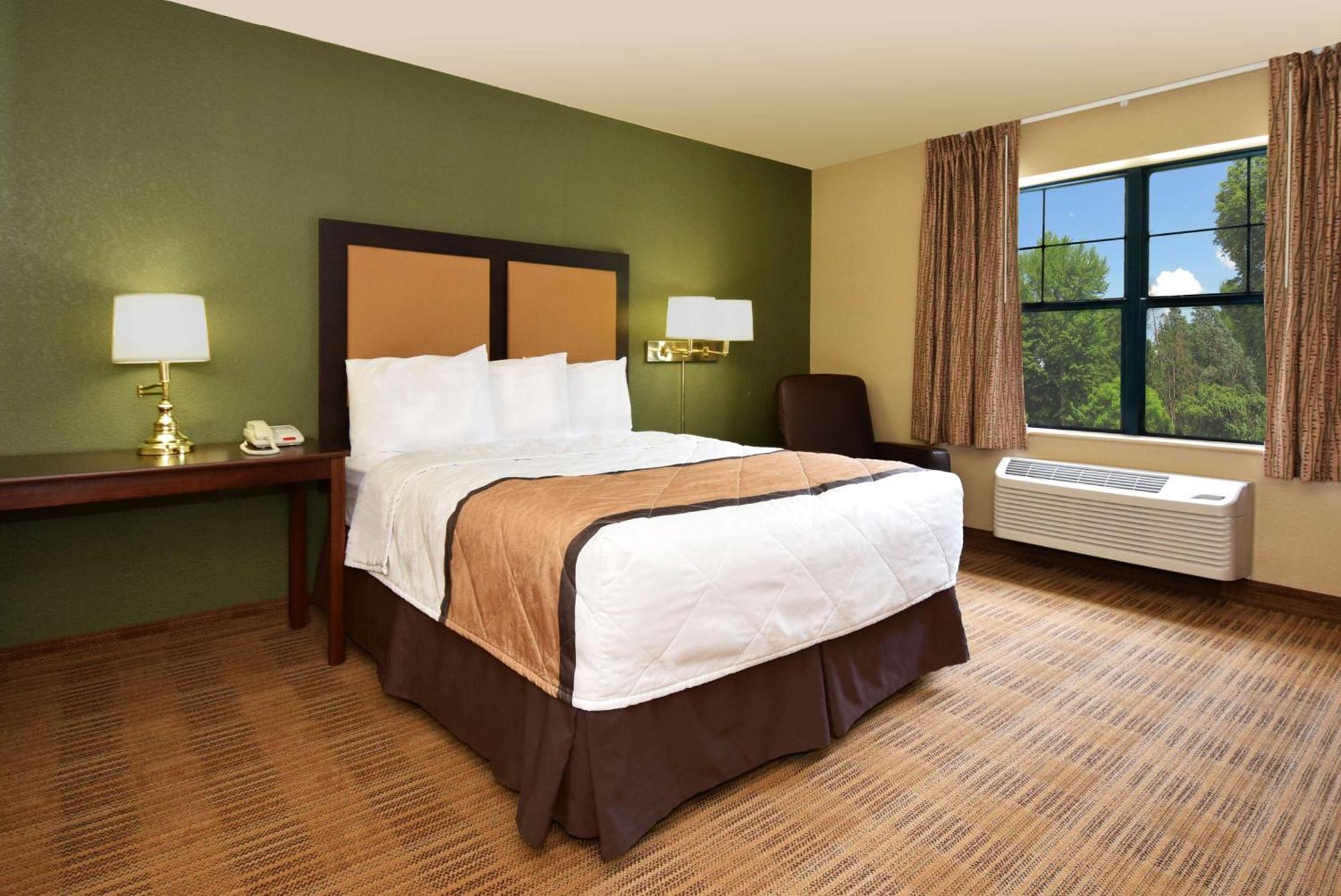 Extended America - Washington, Dc - - Landmark Hotel