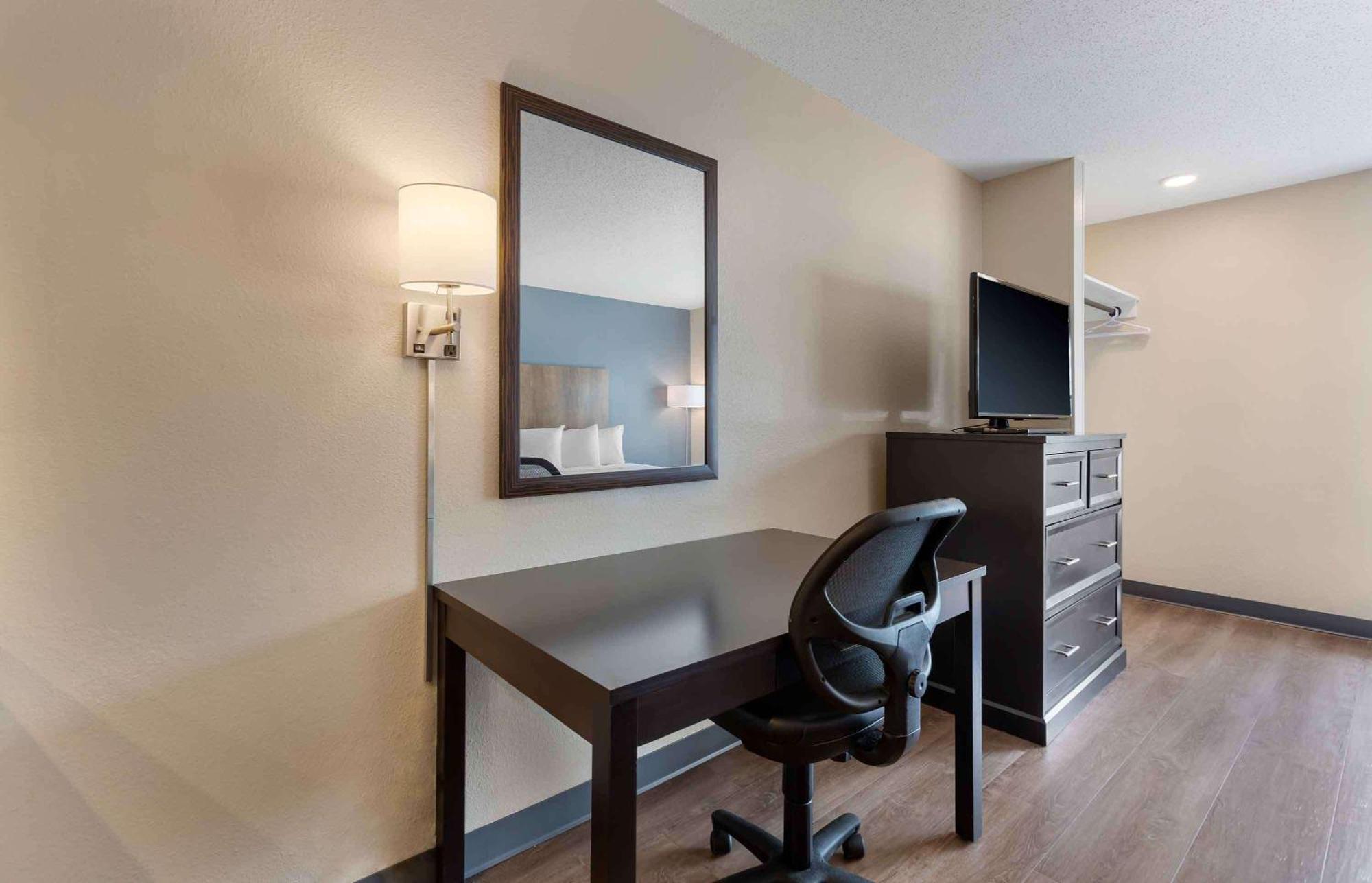 Extended America - Washington, Dc - - Landmark Hotel 2*