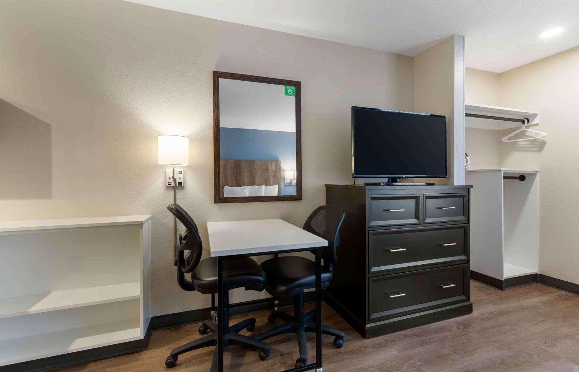 Extended America - Washington, Dc - - Landmark Hotel 2*